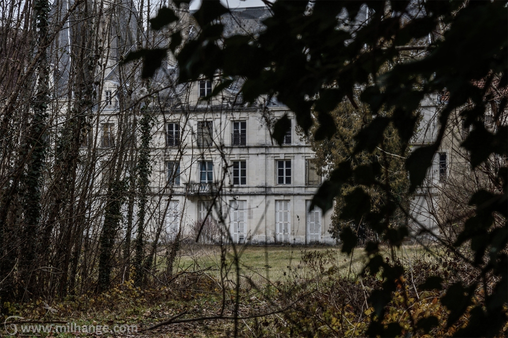 photo-urbex-chateau-arabesque-abandonne-castle-decay-france-5